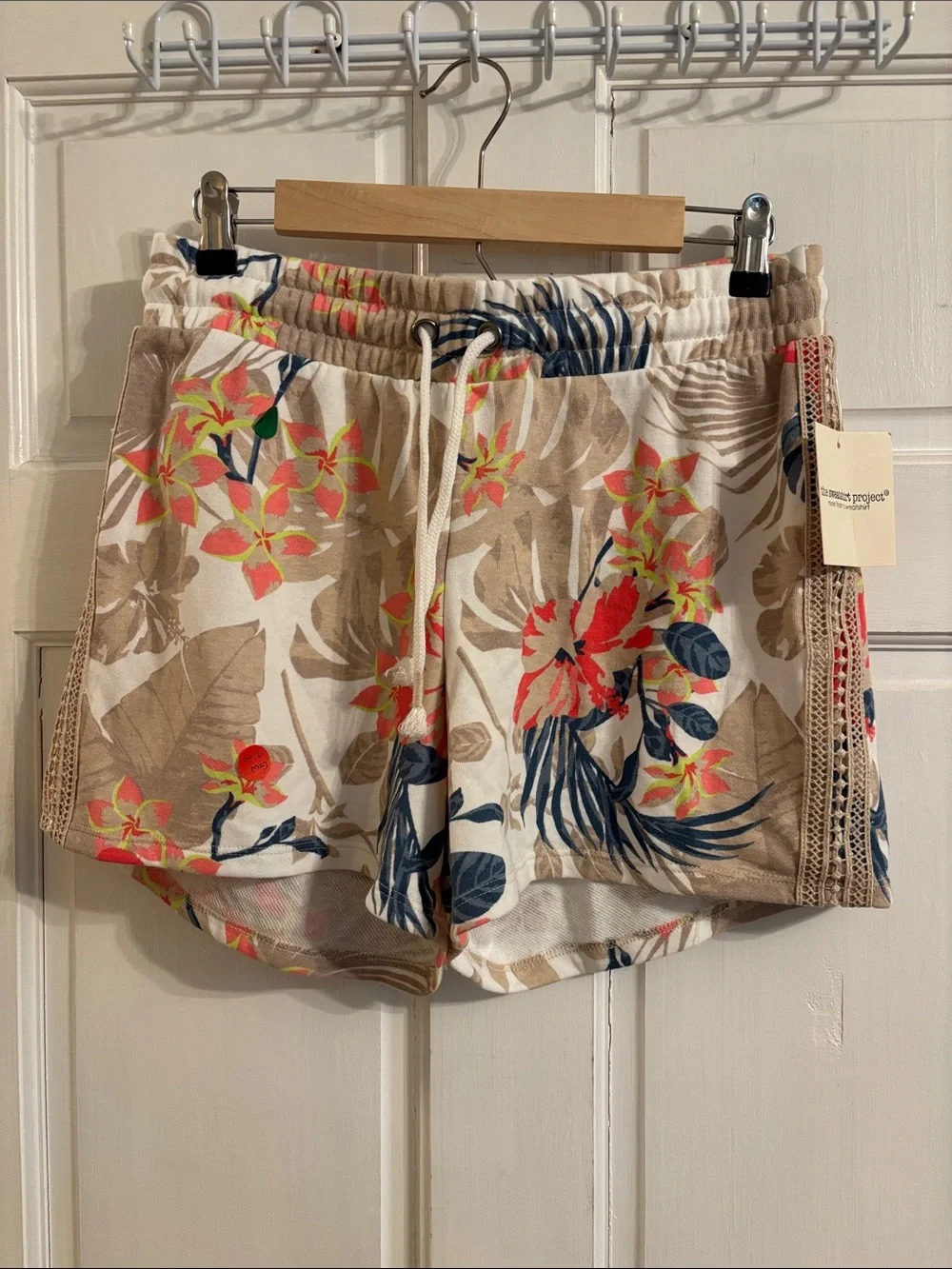 Floral Drawstring Athletic Shorts in Beige and Coral
